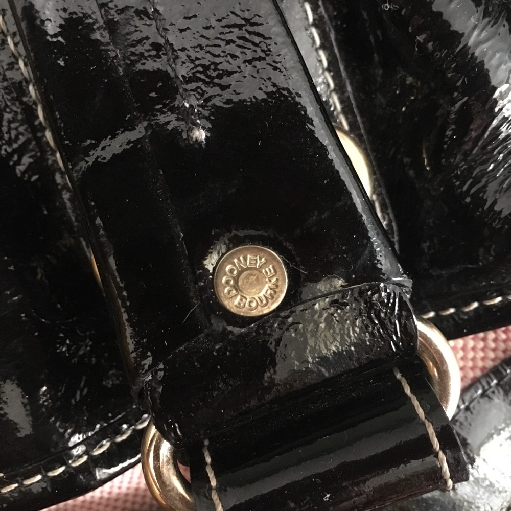 Dooney & Bourke - Picture 5 of 5